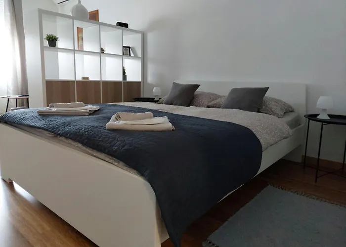 M&M Apartment